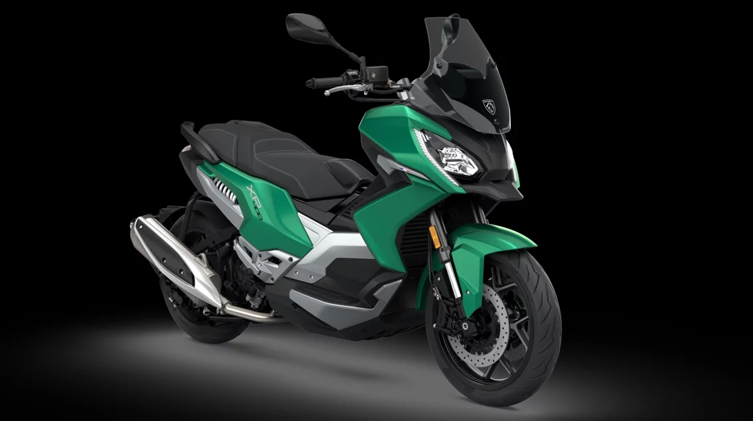 Με δυναμικό στιλ το νέο Peugeot XP 400 Allure στα μεσαία scooter