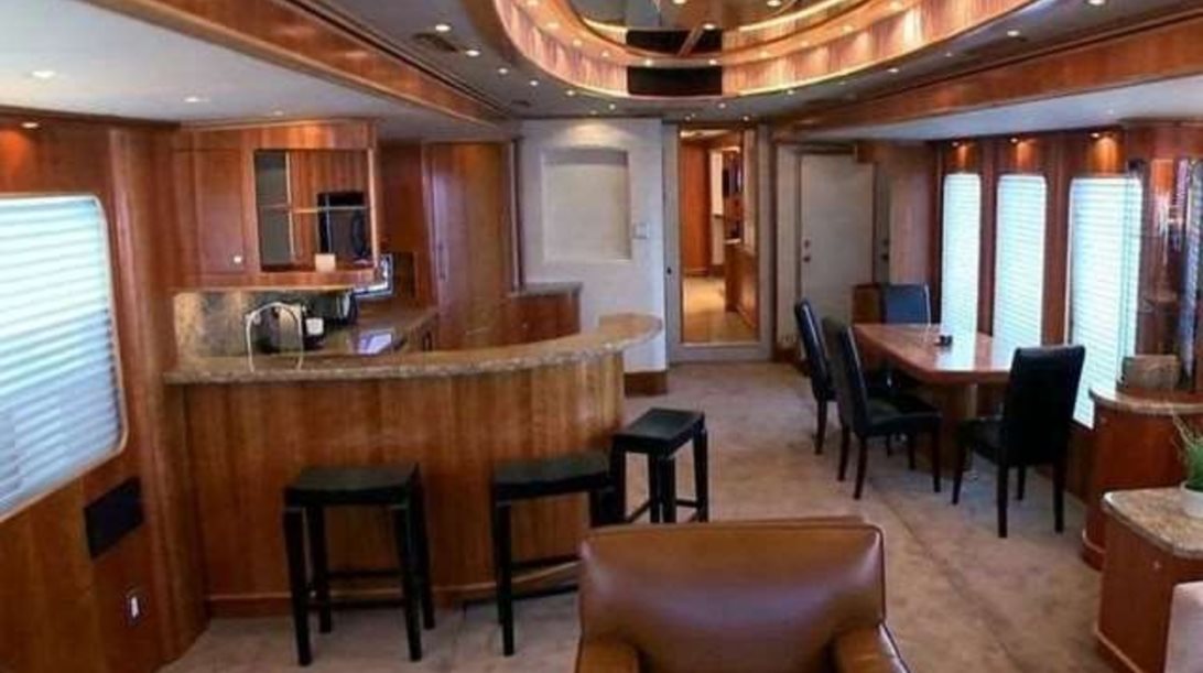 Το τροχόσπιτο του Leonardo DiCaprio μοιάζει με διαμέρισμα