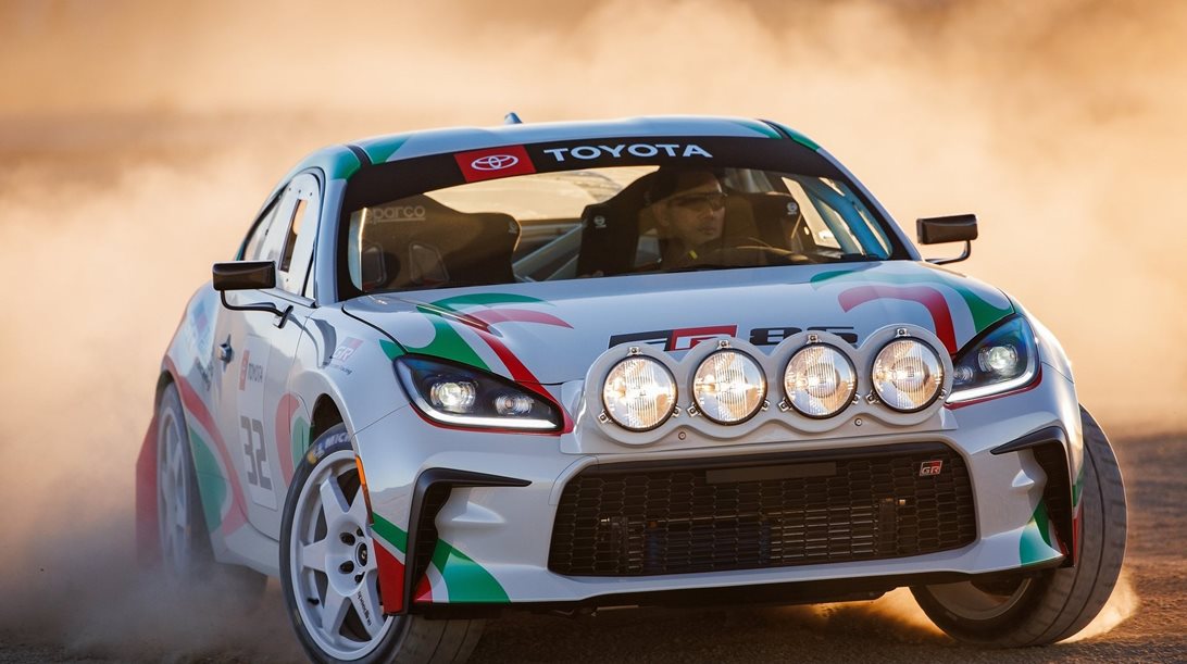 Δεν γίνεται να μην θέλεις το Toyota GR86 Rally Legacy που θυμίζει αγωνιστική Celica