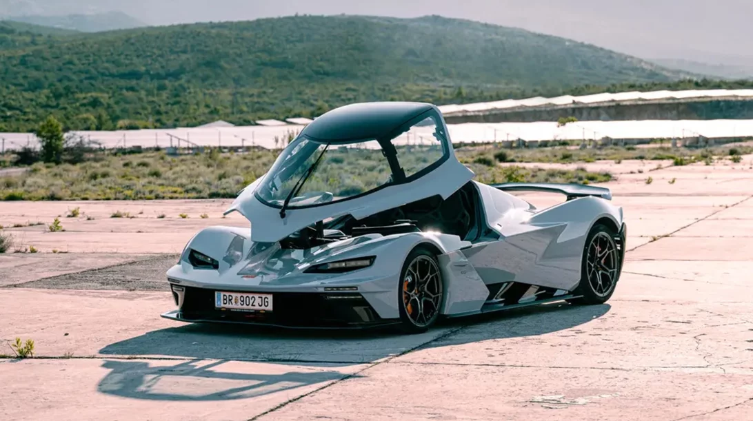 KTM X-Bow GT-XR: Ο "αυστριακός" επέστρεψε στον δρόμο με 486 ίππους