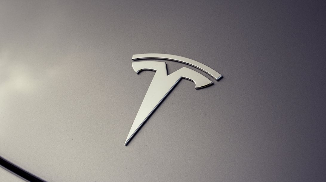 H Tesla ταράζει και πάλι τα νερά-τι ανακοίνωσε για το 2025