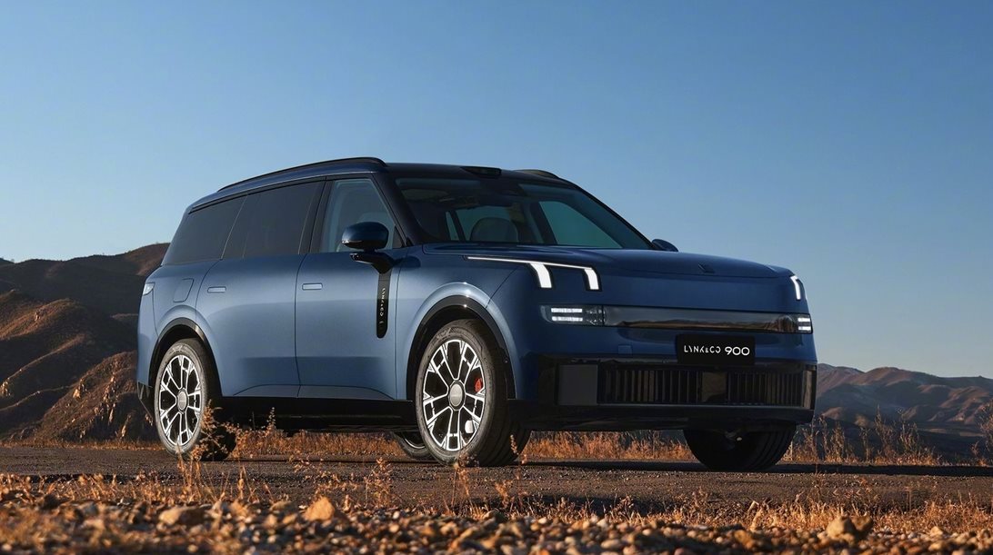 Παρουσιάστηκε το Lynk & CO 900 με μια σπουδαία πρωτιά