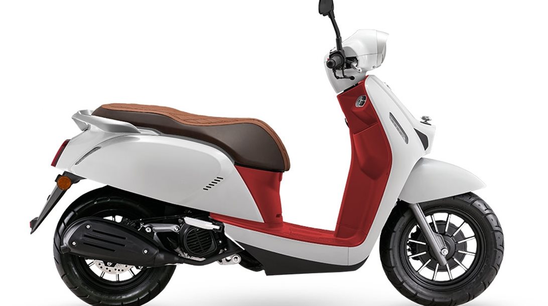 Η νέα πρόταση στα μικρά ρετρό scooter ονομάζεται QJMOTOR LTM 125