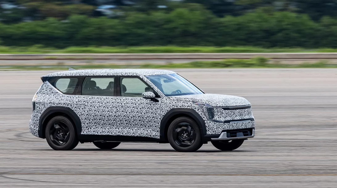 Εξαντλητικές δοκιμές για το Kia EV9 SUV