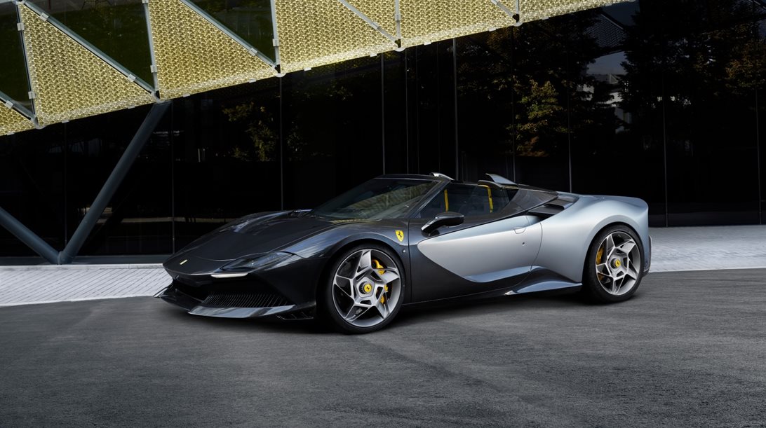 Νέα Ferrari SP-8: Μοναδική, χωρίς οροφή και με V8 twin turbo