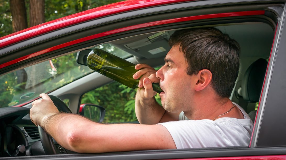 Έρευνα που σοκάρει: Οι μισοί Έλληνες έχουν οδηγήσει μεθυσμένοι