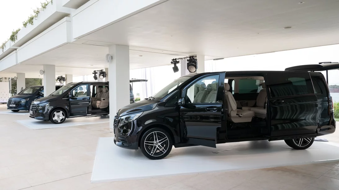 Νέες Mercedes V-Class και EQV: Στην Ελλάδα οι μοναδικές πολυθέσιες λιμουζίνες