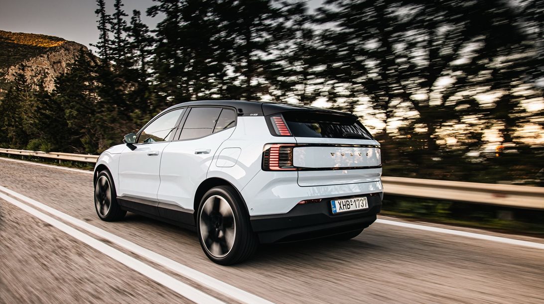 Premium φίρμα αυτοκινήτων βλέπει πτώση πωλήσεων το 2024