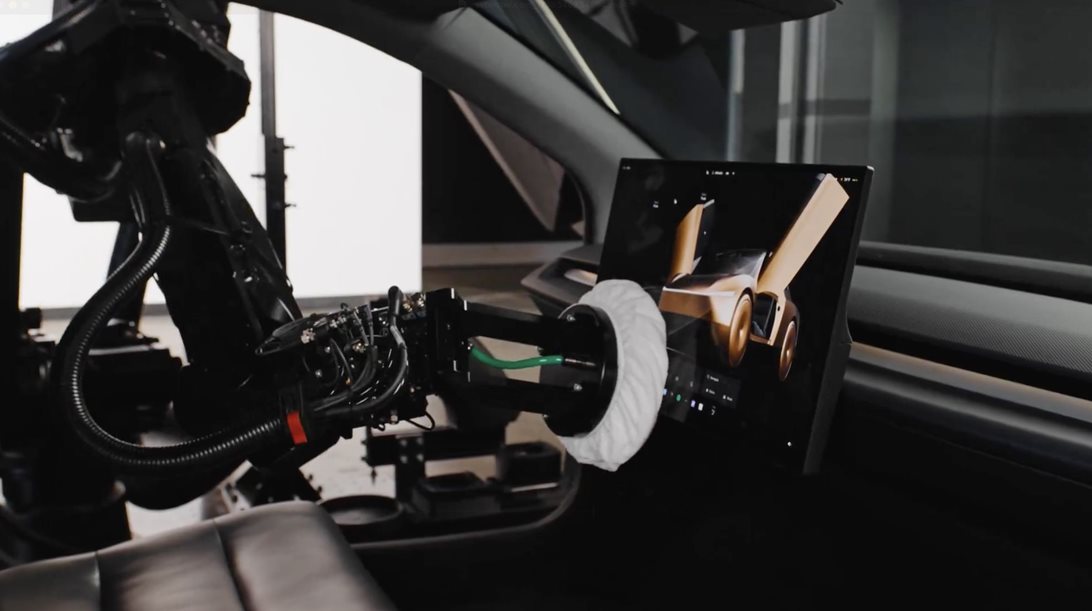 Tesla Robotaxi: Δείτε πώς λειτουργεί το αυτόματο σύστημα καθαρισμού (video)