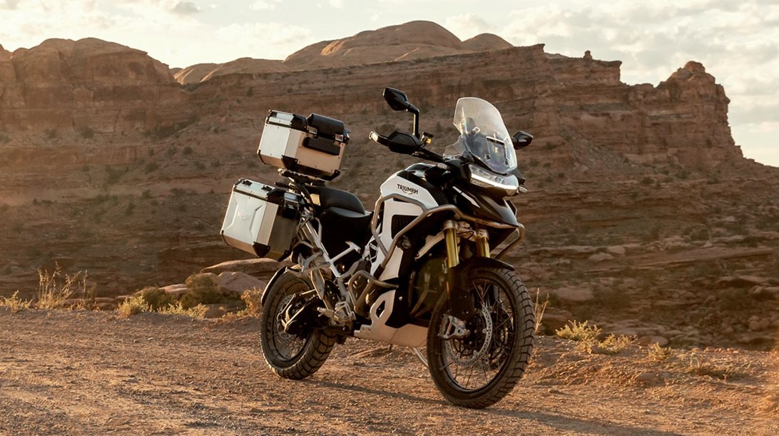 Καλοκαιρινές προσφορές για τις μοτοσυκλέτες Triumph Adventure