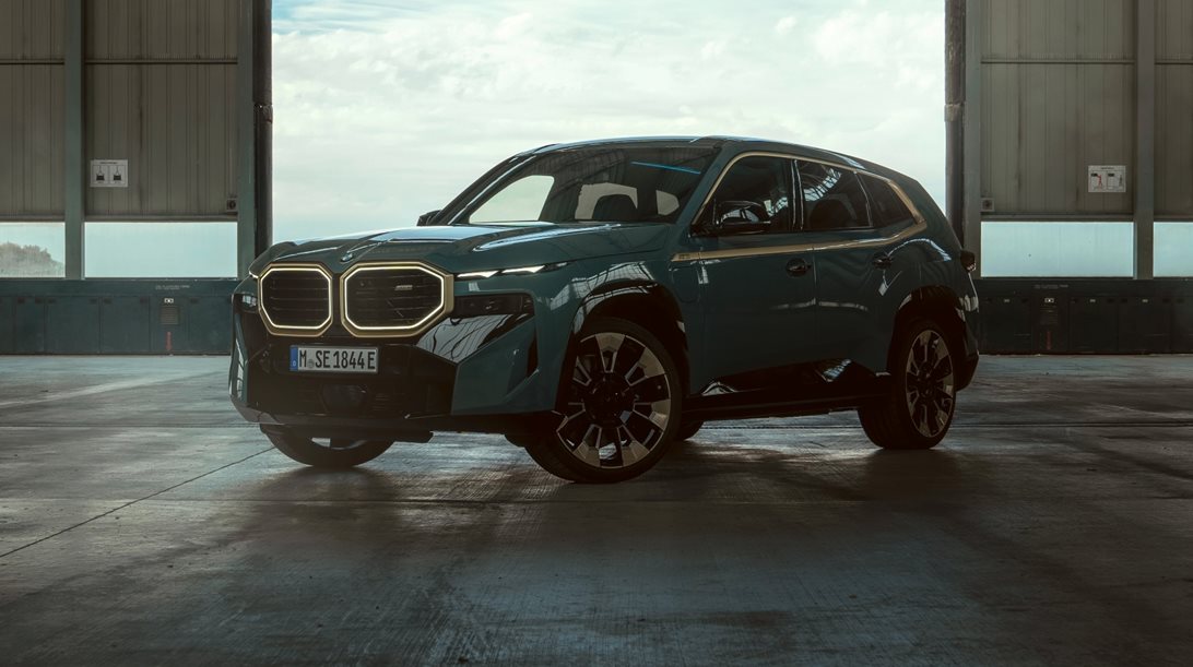 H BMW παθαίνει ηλεκτροπληξία με την XM