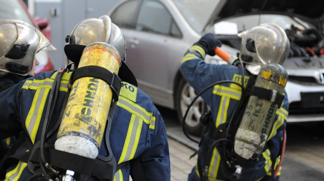 Πυρκαγιά τώρα στην Αθηνών-Κορίνθου από ανατροπή βυτιοφόρου