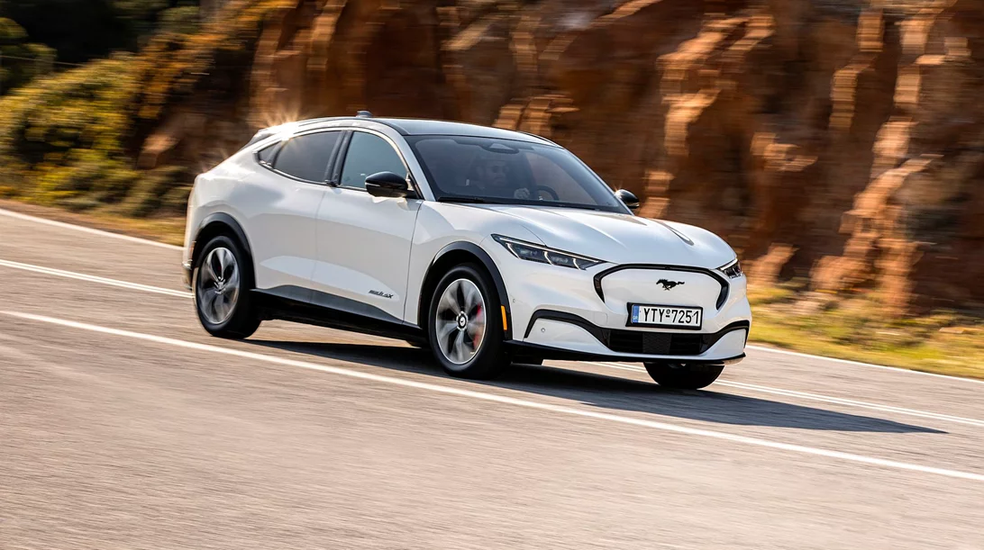 Η Ford "απαντά" στην Tesla και μειώνει τις τιμές