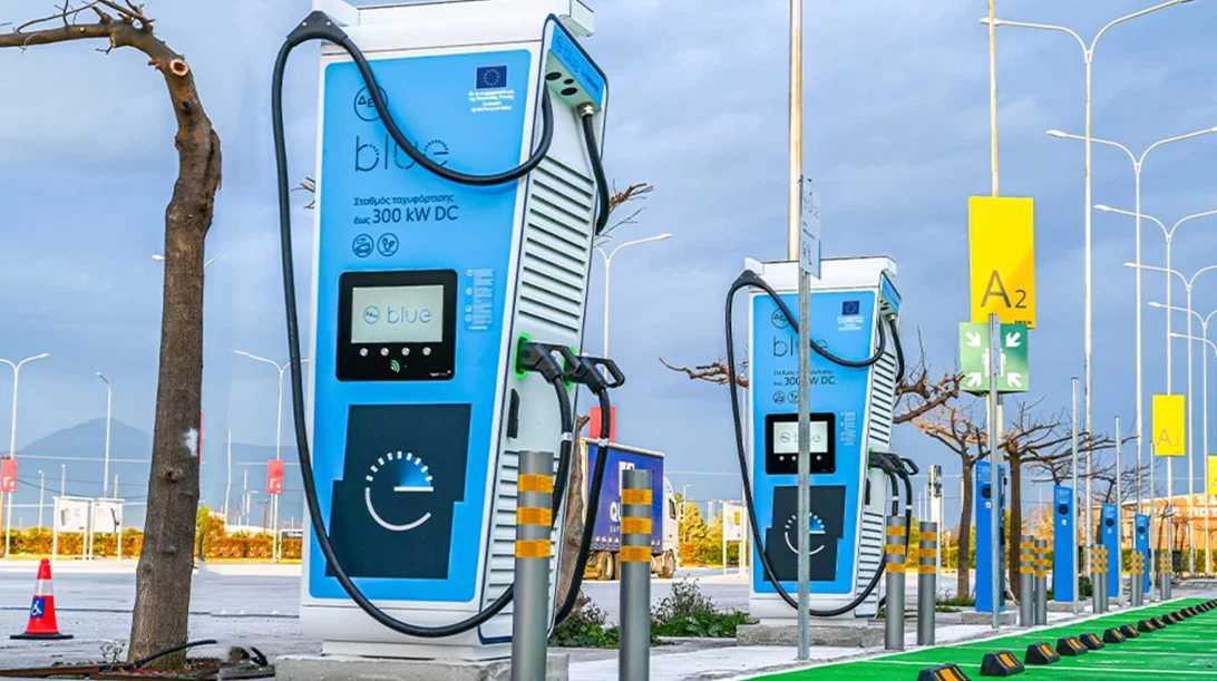 Δίκτυο ΔΕΗ blue: Πόσα σημεία φόρτισης έχει μετά από 3 χρόνια