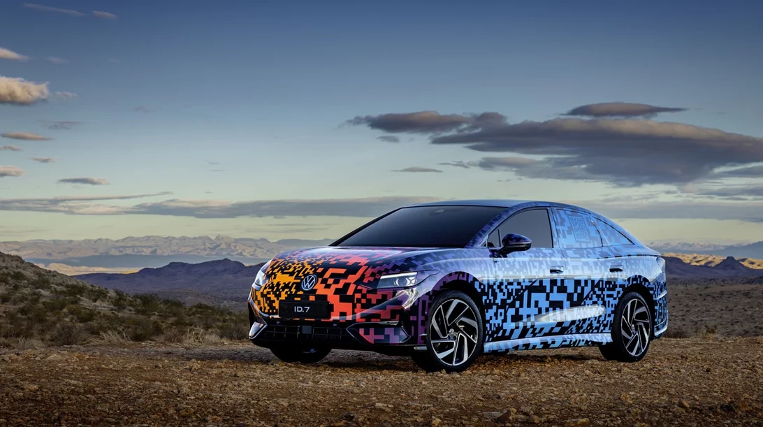 VW ID.7: Η παρουσίαση μιας καμουφλαρισμένης λιμουζίνας