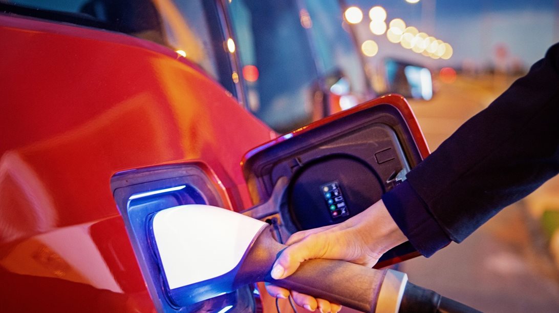 ACEA: Γιατί η Ελλάδα είναι η πιο ευνοϊκή αγορά για ηλεκτρικά αυτοκίνητα