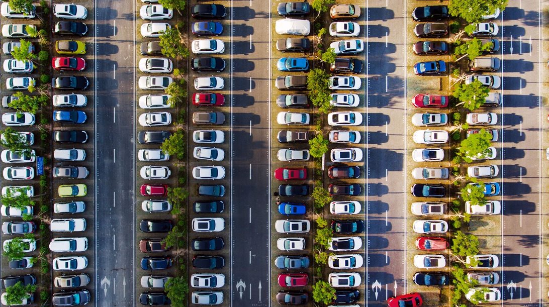 Γιατί αλλάζουν οι χρεώσεις parking στην Ευρώπη-τι ισχύει στην Ελλάδα