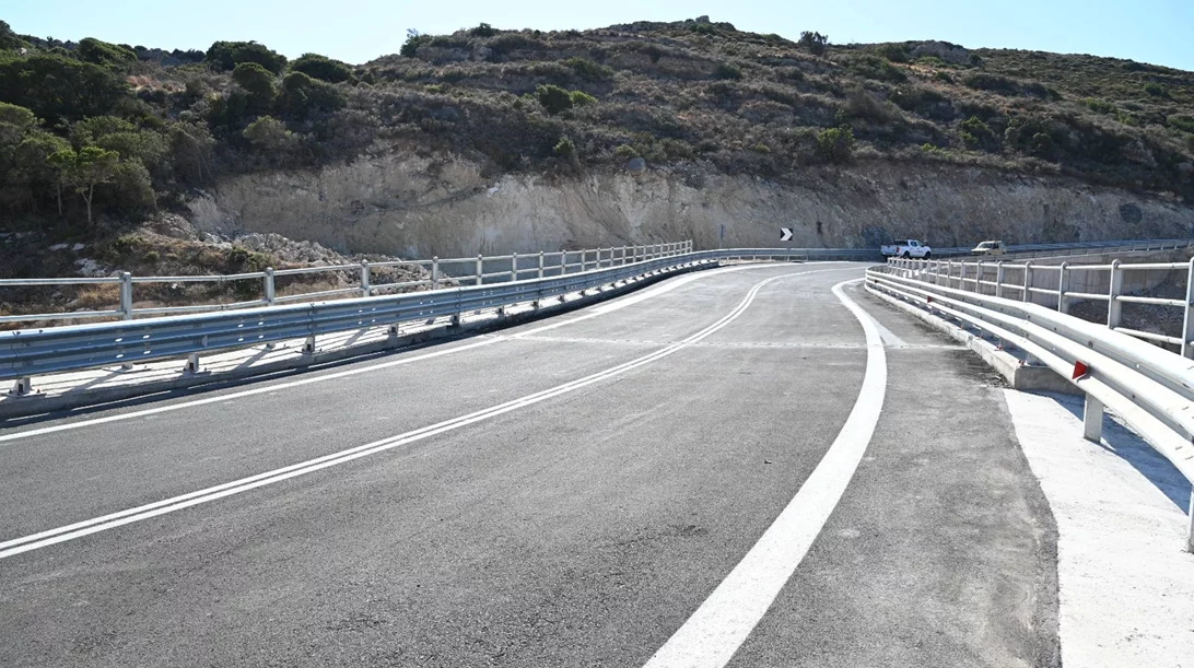 Νέα γέφυρα τονώνει τουριστική περιοχή-έγιναν τα εγκαίνια