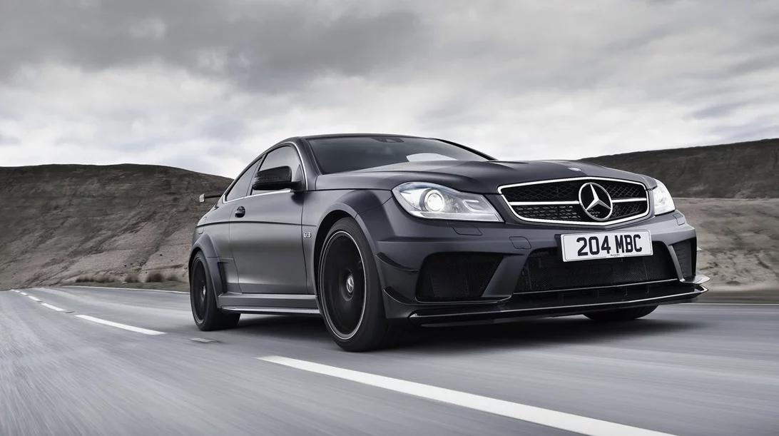 Mercedes C63 AMG Black Series και Stig εναντίον ελαστικών