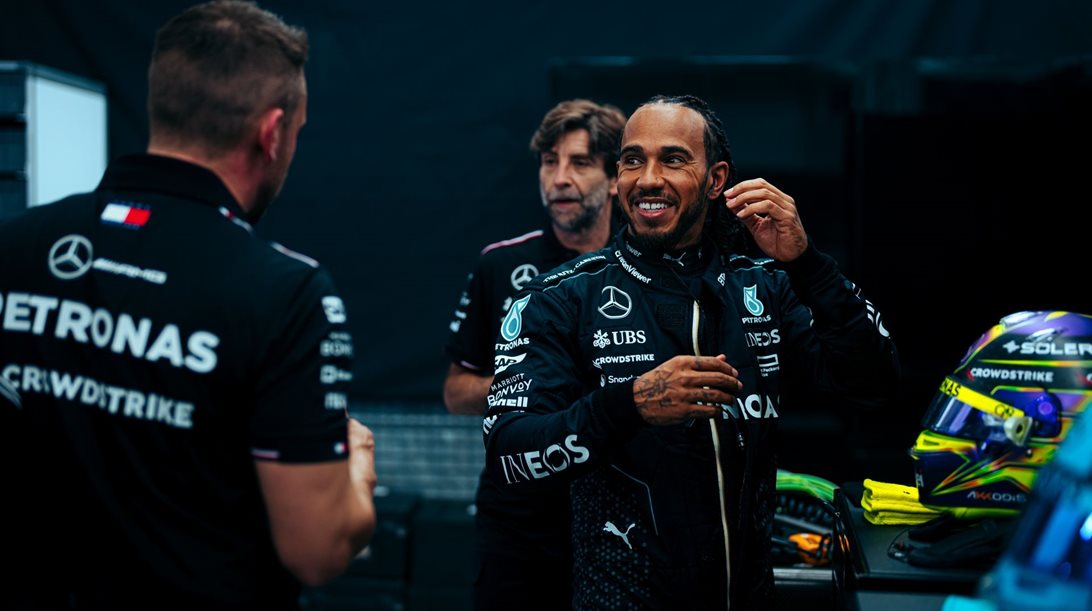 Lewis Hamilton: Υποδοχή ήρωα από τους Ιταλούς στην Ίμολα
