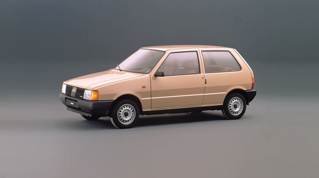 Fiat Uno: Αφιέρωμα στο μικρό αυτοκίνητο που λατρεύτηκε όσο λίγα