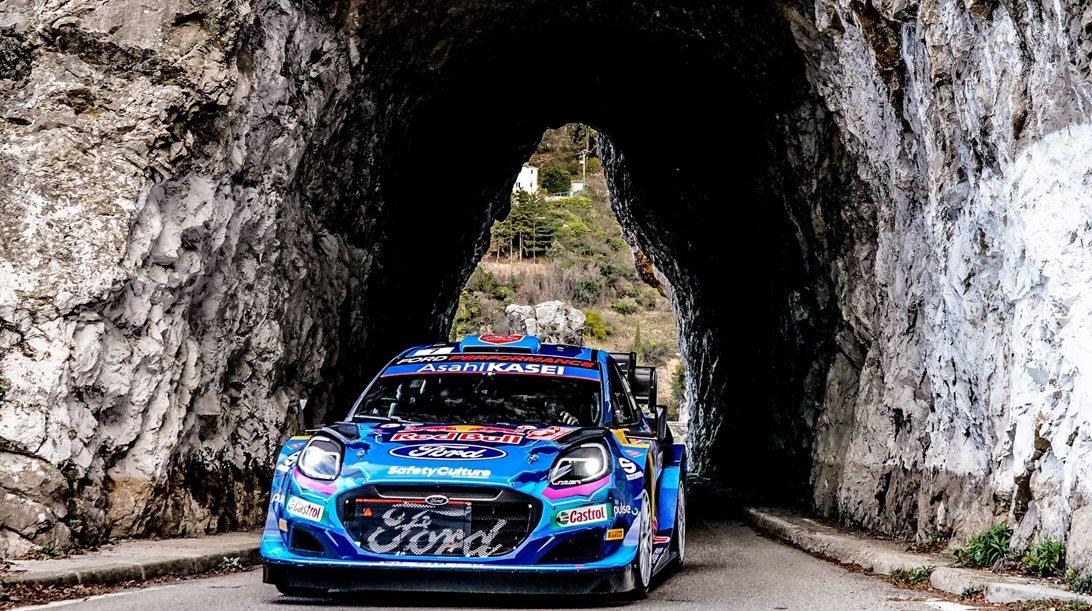 Video: Πώς "ντύνεται" τα αγωνιστικά του χρώματα ένα WRC