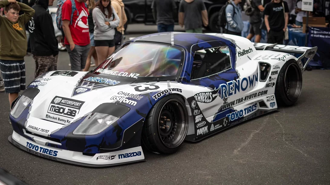 Ακούστε τον απίθανο ήχο ενός αυτοκινήτου με 5 ρότορες