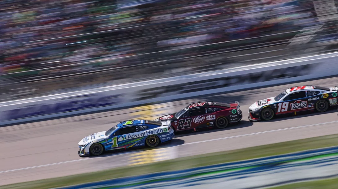 Στο Nascar ακόμη λύνουν τις διαφορές τους με μπουνιές