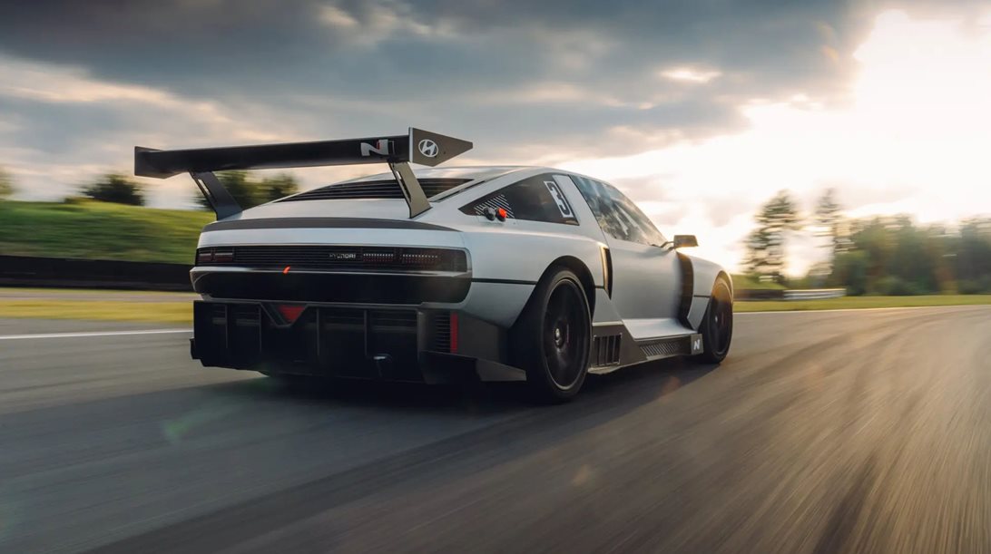 Και τώρα το βίντεο: Οδηγούμε στην πίστα το Hyundai N Vision 74