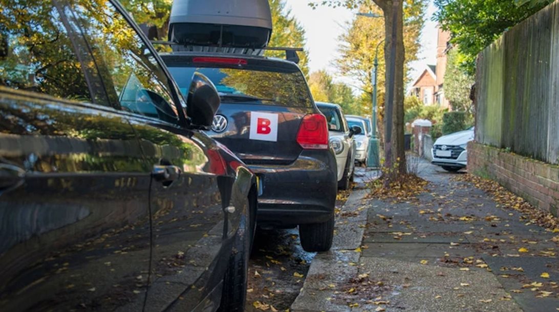 Τι είναι το γράμμα Β στα αυτοκίνητα-Ποιοι οδηγοί το έχουν