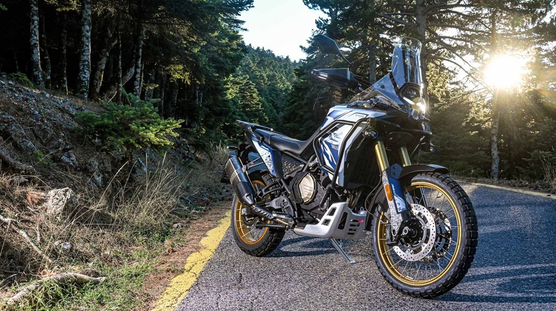 Ήρθε στην Ελλάδα η "χωμάτινη" Voge DS800X Rally-πόσο κοστίζει