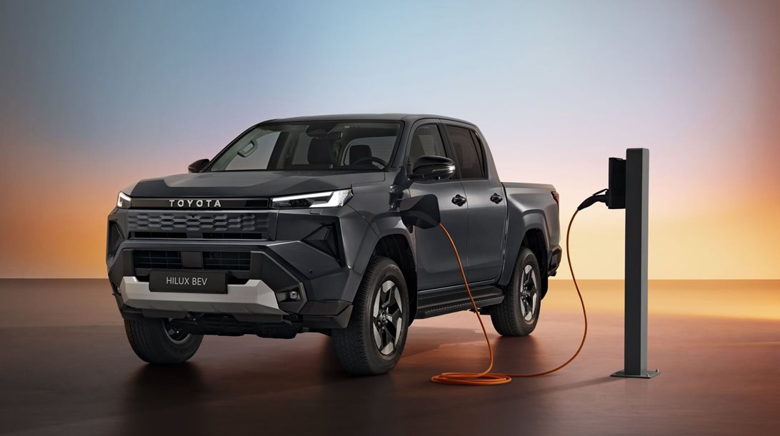 Toyota Hilux: Σκληροτράχηλο και για πρώτη φορά ηλεκτρικό-Πότε έρχεται Ελλάδα