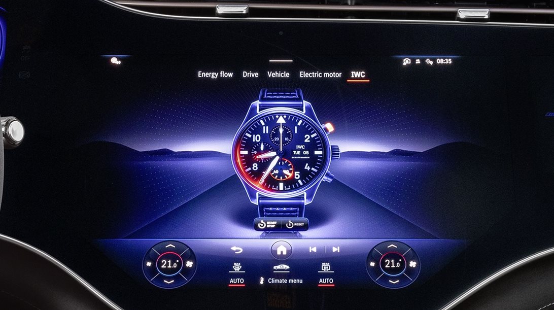 Η Mercedes-AMG EQE περιλαμβάνει IWC ρολόι 7.000 ευρώ. Σε ψηφιακή απεικόνιση