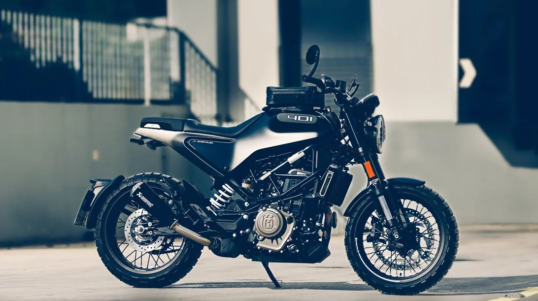 Με νέα τιμή και δώρο η Husqvarna 401 Svartpilen