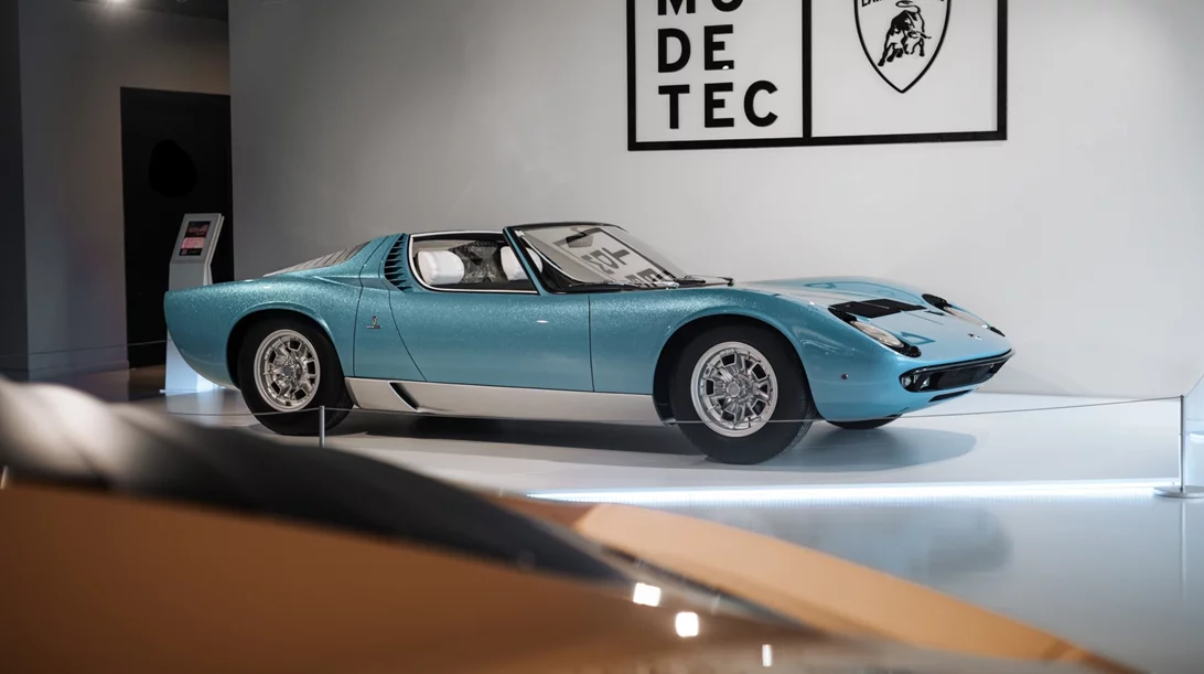 Lamborghini Miura Roadster: Μια ευκαιρία να την πλησιάσεις