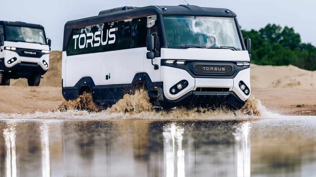 Το νέο Torsus Praetorian είναι το πιο σκληροτράχηλο off-road λεωφορείο στον κόσμο (εικόνες, video)