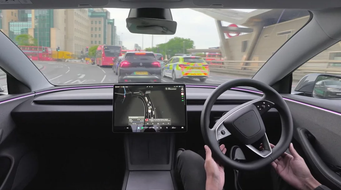 Αυτή είναι η πρώτη ευρωπαϊκή χώρα που θα κυκλοφορήσουν ρομποταξί Tesla (video)