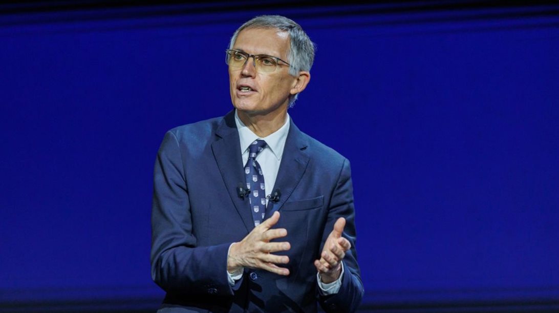 Επίσημο: Φεύγει ο CEO της Stellantis Carlos Tavares