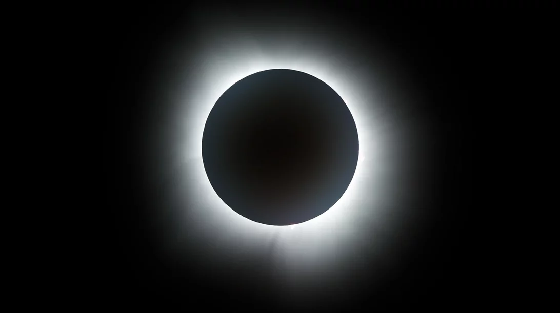 Ολική έκλειψη ηλίου: Η εκδήλωση της NASA στην πίστα της Ινδιανάπολης