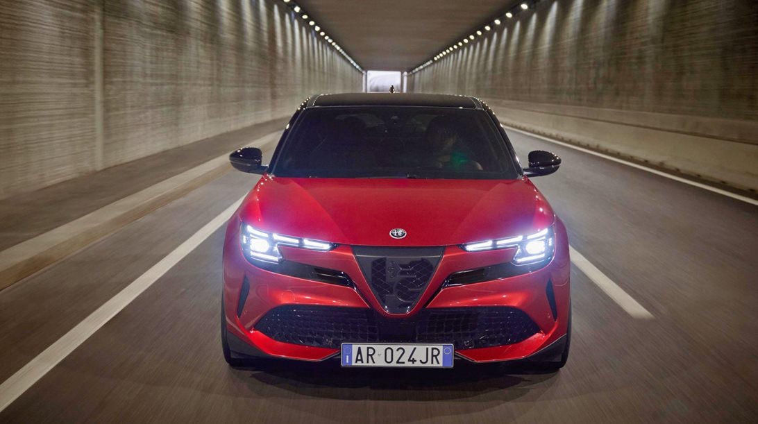 Πέντε παγκόσμιες πρεμιέρες για την Stellantis στο Παρίσι