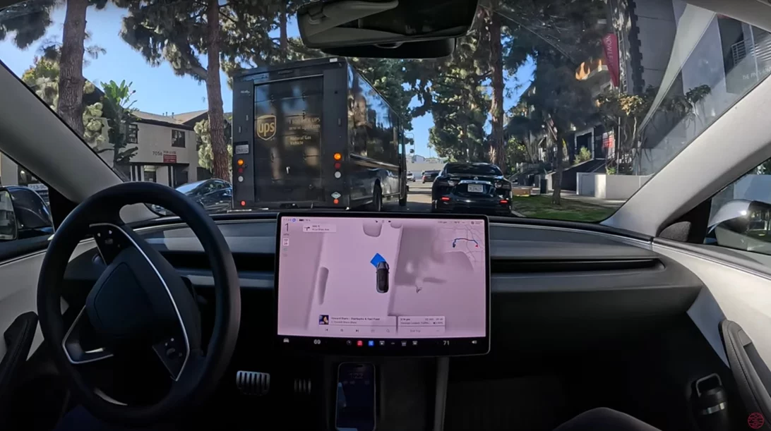 Δείτε το εντυπωσιακό σύστημα αυτόνομης οδήγησης FSD 13.2 της Tesla σε λειτουργία (video)