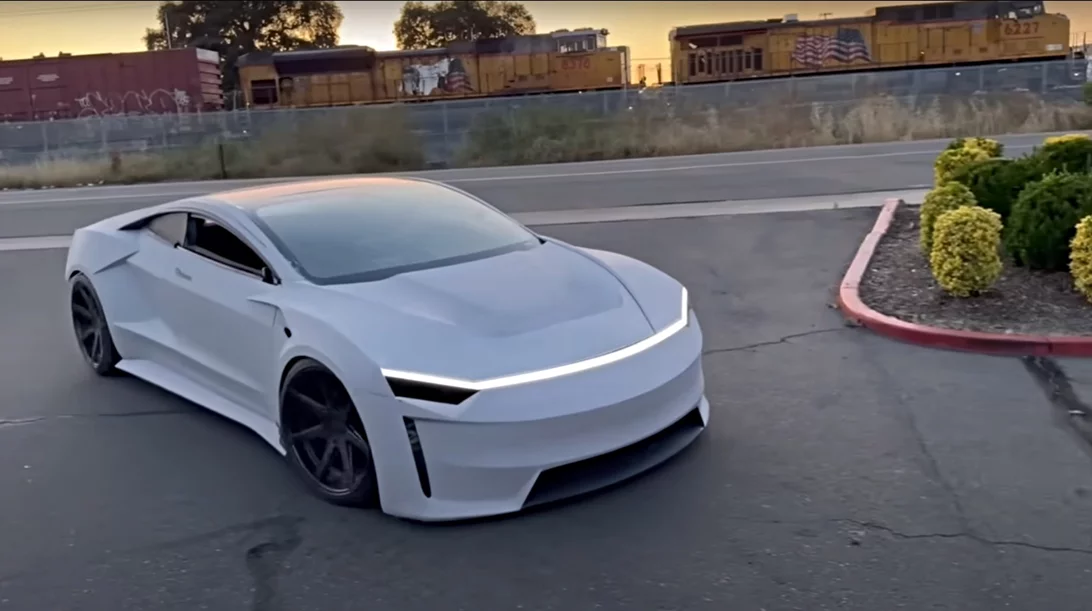 Video: To CyberRoadster είναι ένα περίεργο αυτοκίνητο