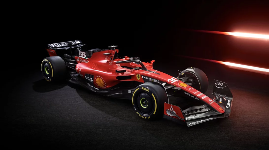 Παρουσιάστηκε η Ferrari SF-23 μπροστά στους Τιφόζι (video)