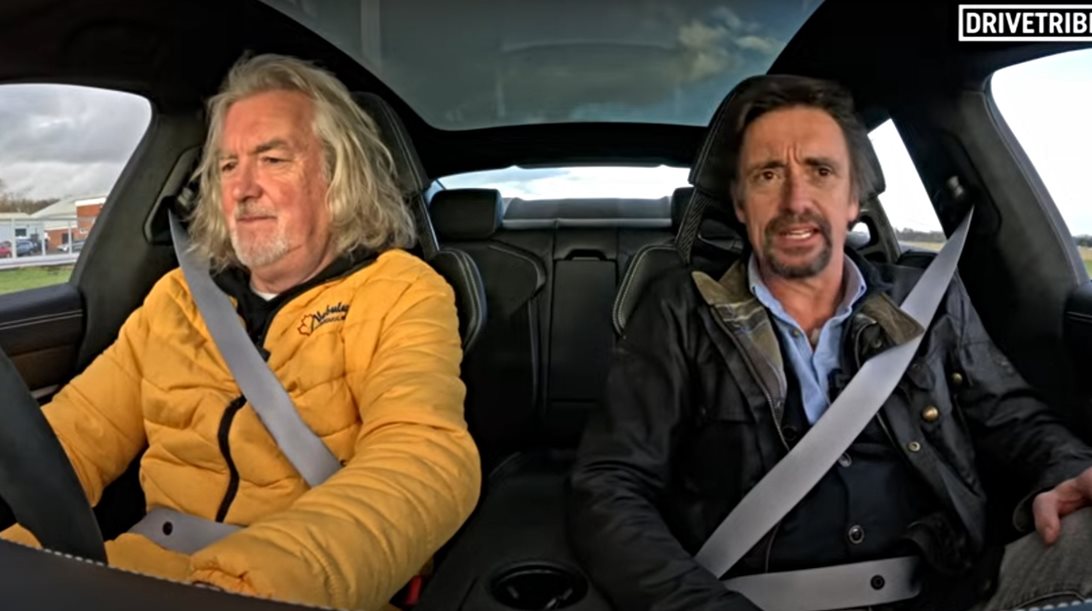 Richard Hammond και James May στην πίστα του Top Gear για έναν τελευταίο γύρο (video)