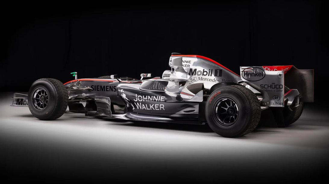 Αυτή η McLaren MP4-21 του Lewis Hamilton μπορεί να γίνει δική σου