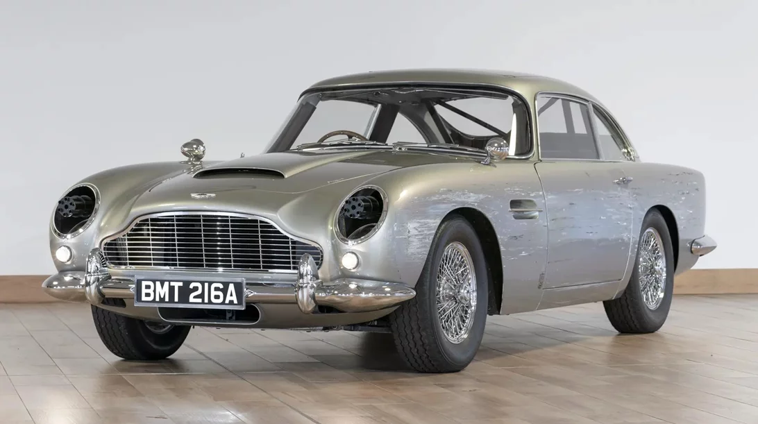 Πουλήθηκε αυτή η "κασκαντέρ" Aston Martin DB5 "μόλις" 3,2 εκατ. ευρώ