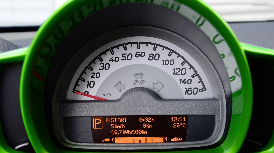 Η Mercedes έχει ξεμείνει από μπαταρίες για το μικρότερο ηλεκτρικό της