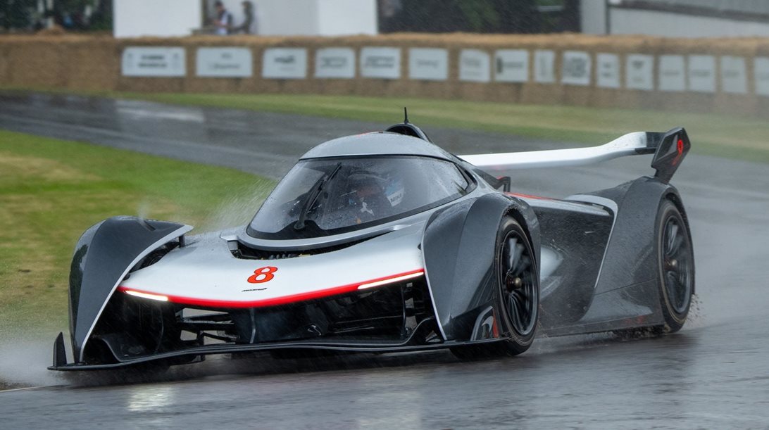 O Mika Hakkinen οδήγησε το απίθανο McLaren Solus GT (video)