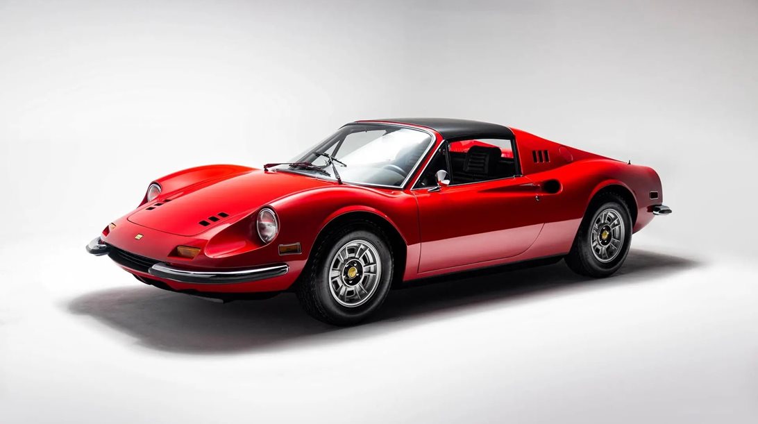 Σε διάσημη τραγουδίστρια ανήκε αυτή η Ferrari Dino 246 που πουλήθηκε για μισό εκατομμύριο ευρώ
