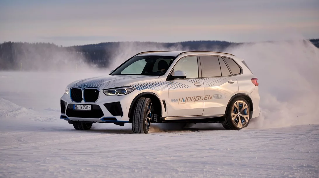 Η BMW επιμένει με το υδρογόνο με το iX5 Hydrogen
